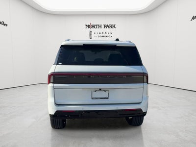 2027 Lincoln Navigator Reserve
