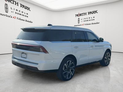 2027 Lincoln Navigator Reserve
