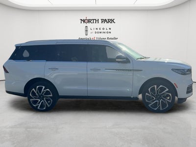 2027 Lincoln Navigator Reserve