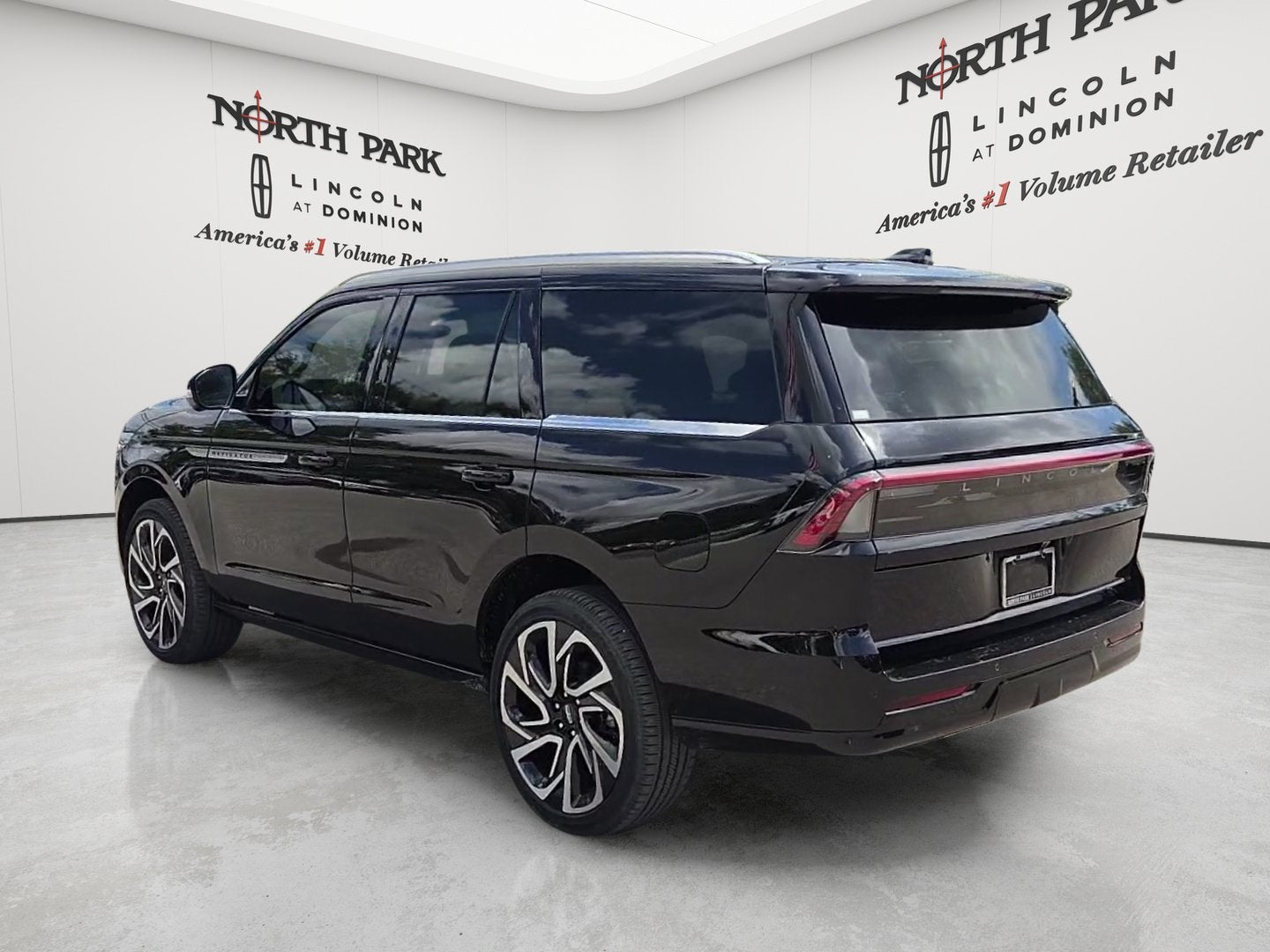 2027 Lincoln Navigator Reserve