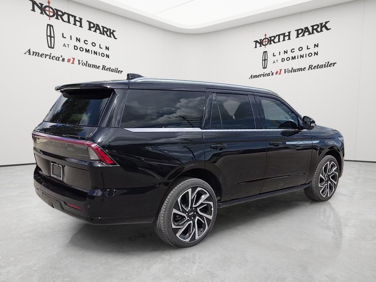 2027 Lincoln Navigator Reserve