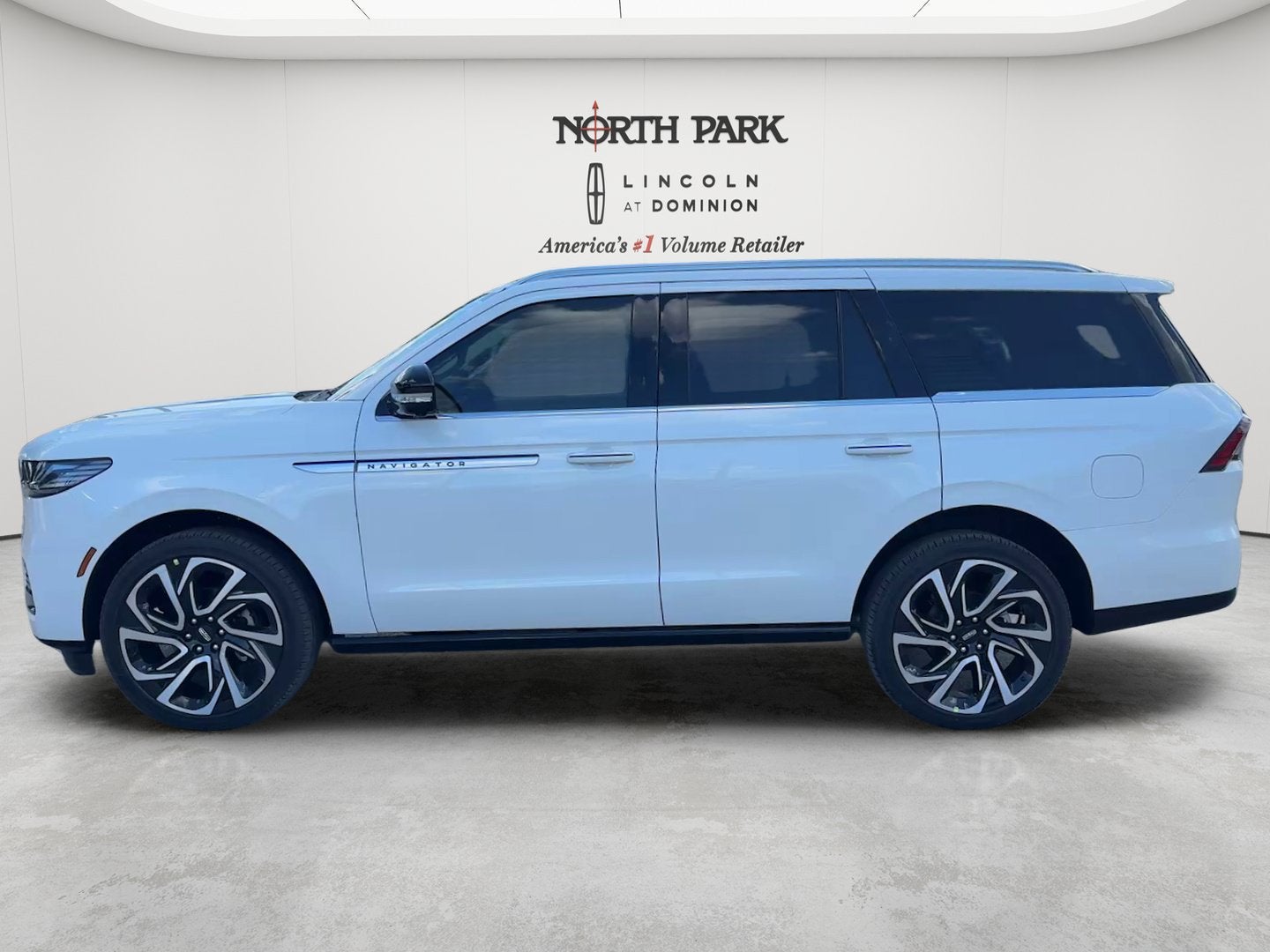 2027 Lincoln Navigator Reserve