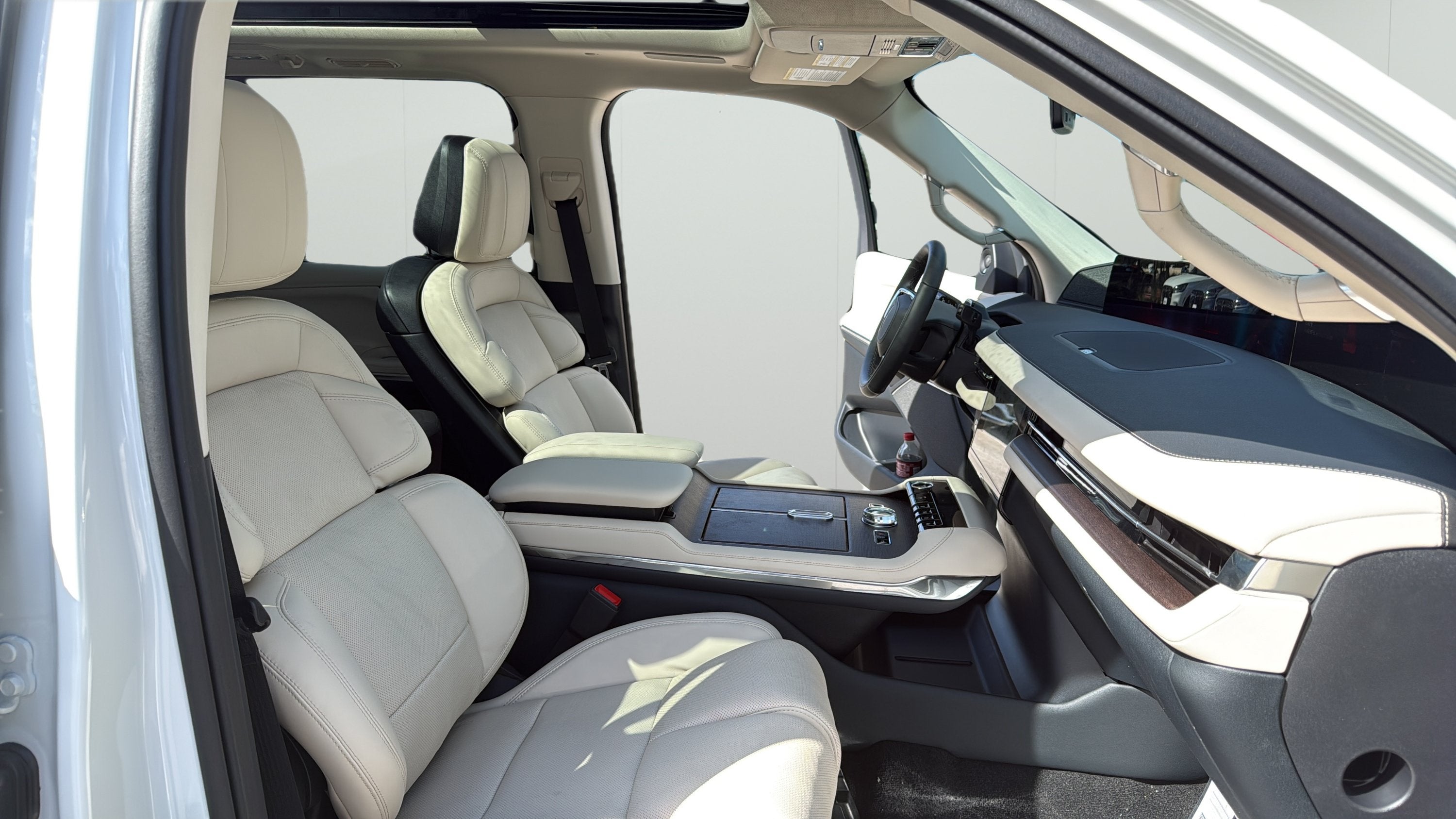 2027 Lincoln Navigator Reserve
