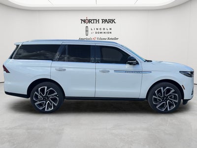 2027 Lincoln Navigator Reserve
