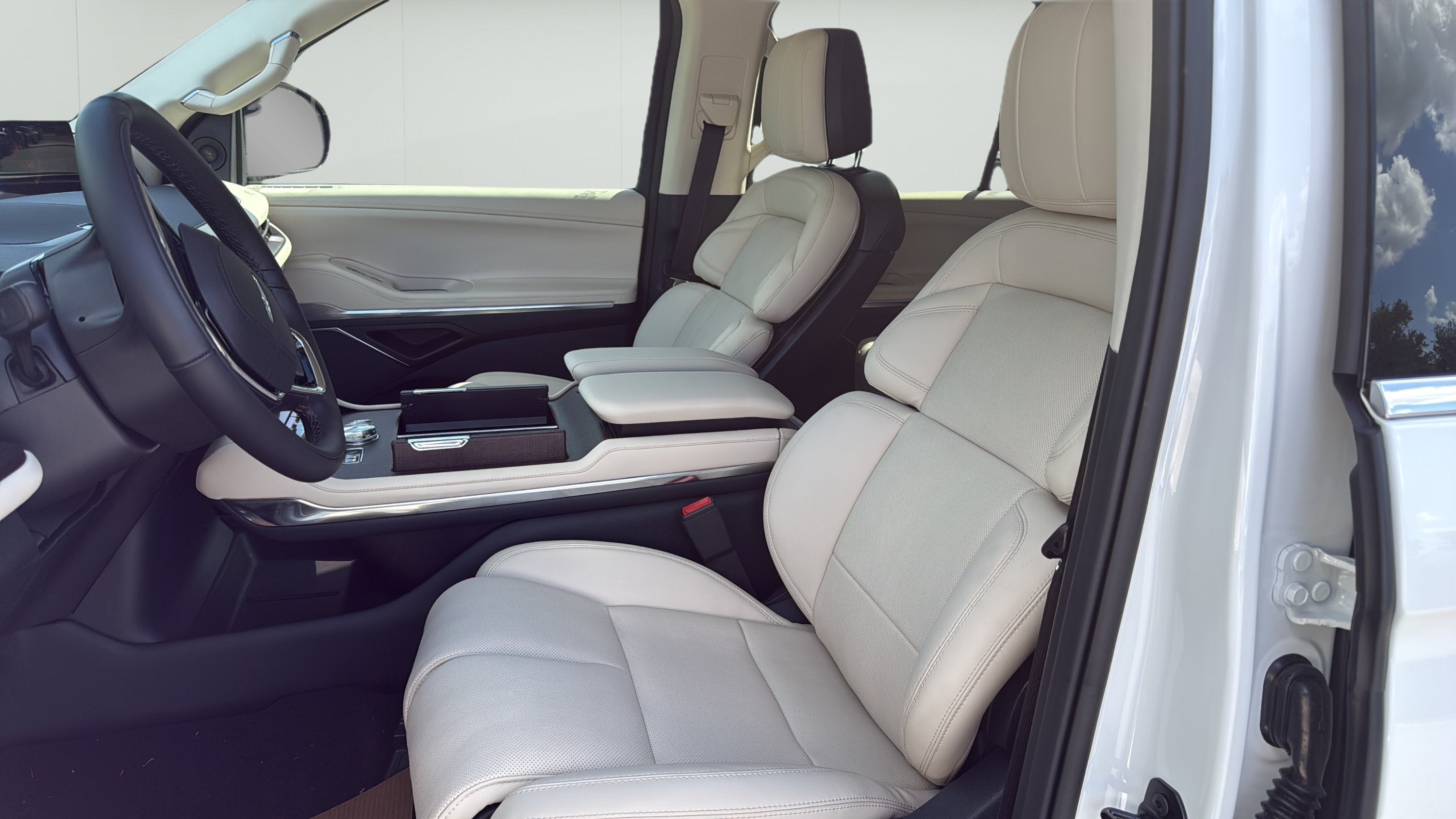 2027 Lincoln Navigator Reserve
