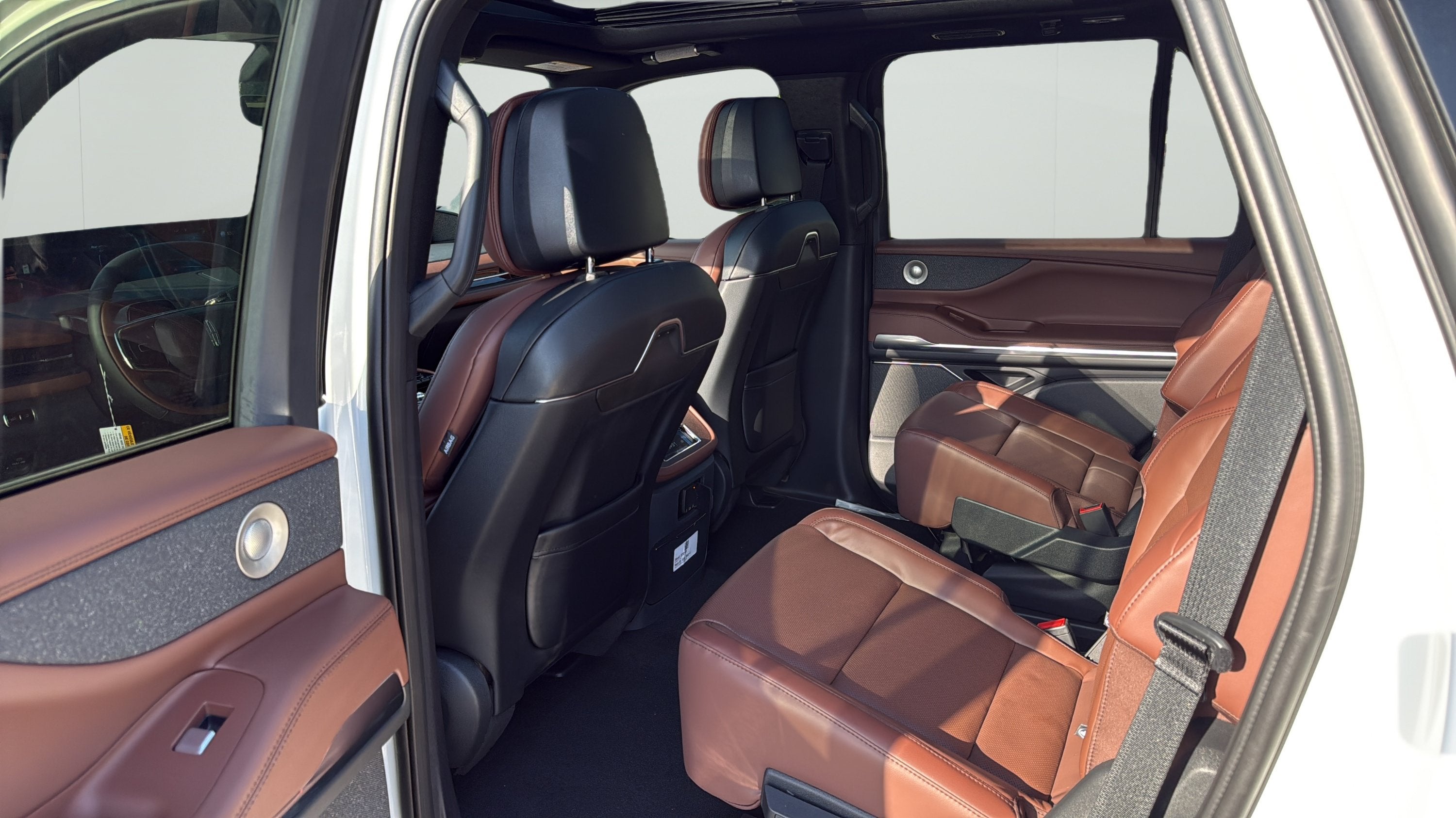 2027 Lincoln Navigator Reserve