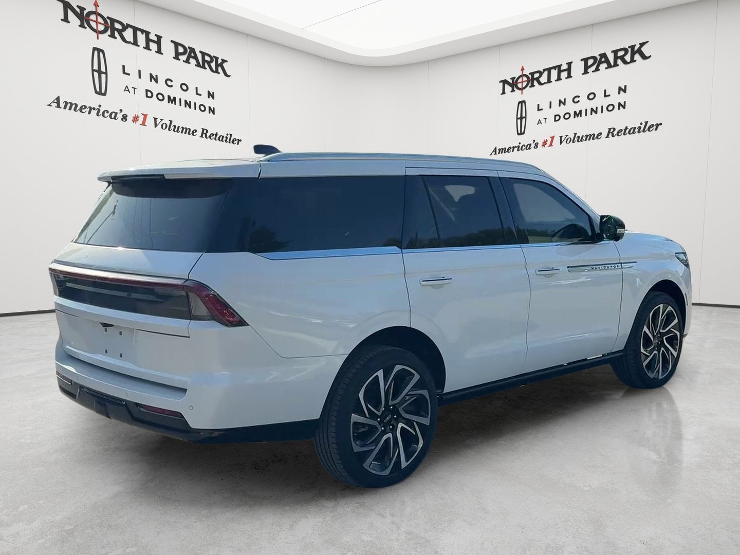 2027 Lincoln Navigator Reserve