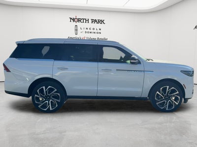 2027 Lincoln Navigator Reserve