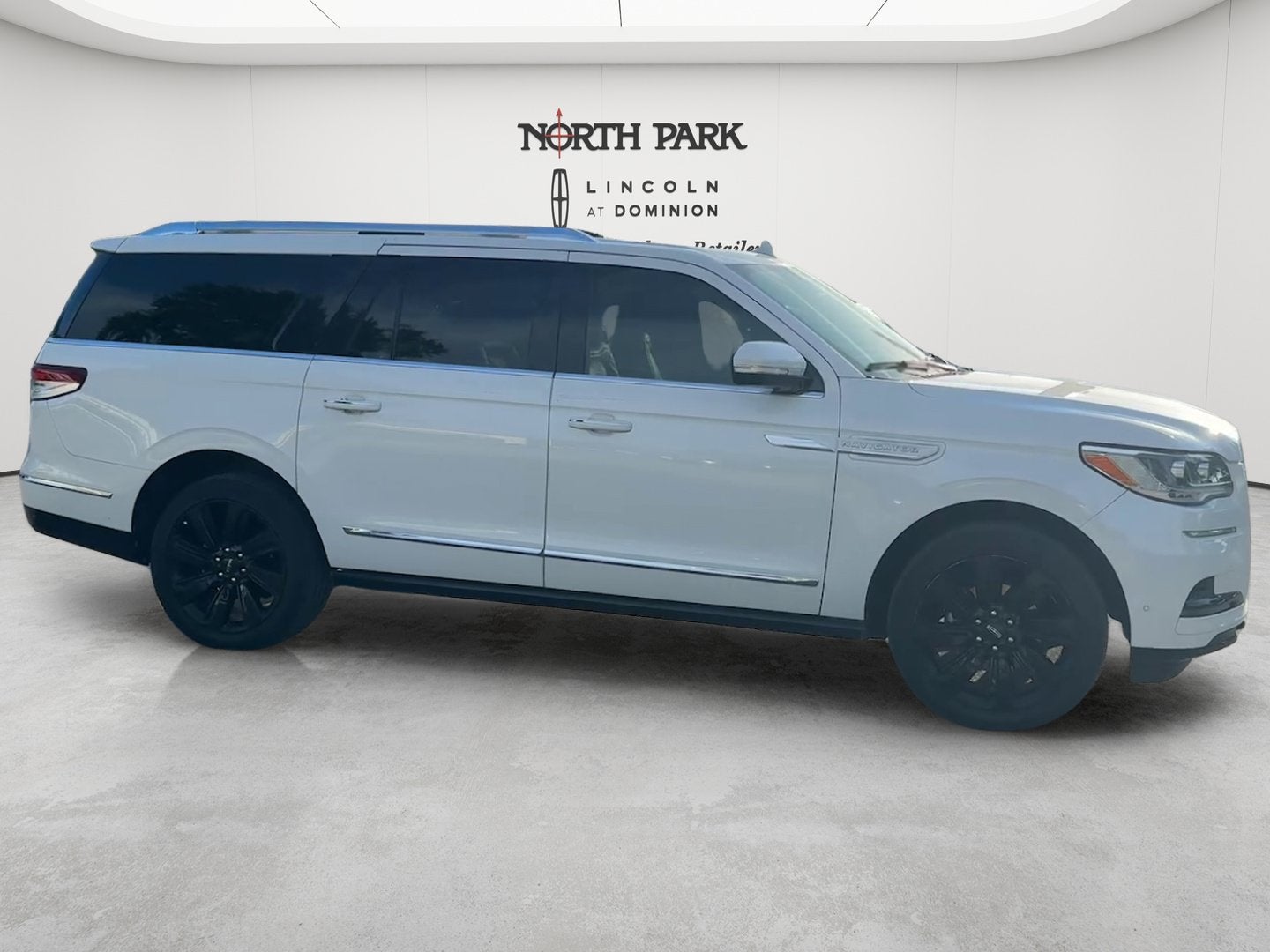 2023 Lincoln Navigator L Reserve