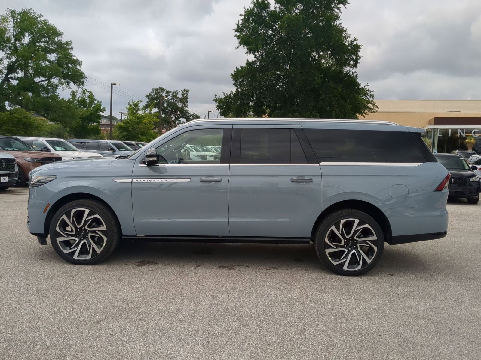 2026 Lincoln Navigator L Reserve