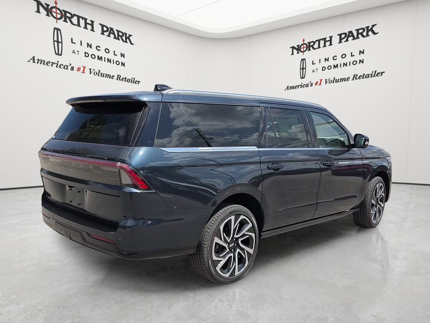 2026 Lincoln Navigator L Reserve