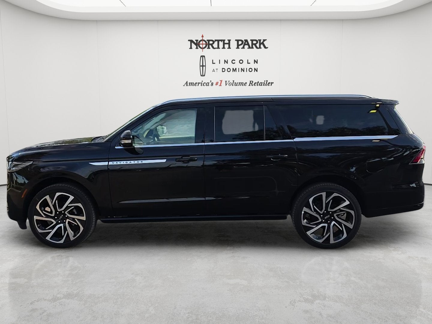 2027 Lincoln Navigator L Reserve