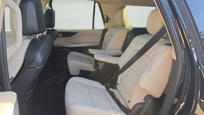 2027 Lincoln Navigator L Reserve