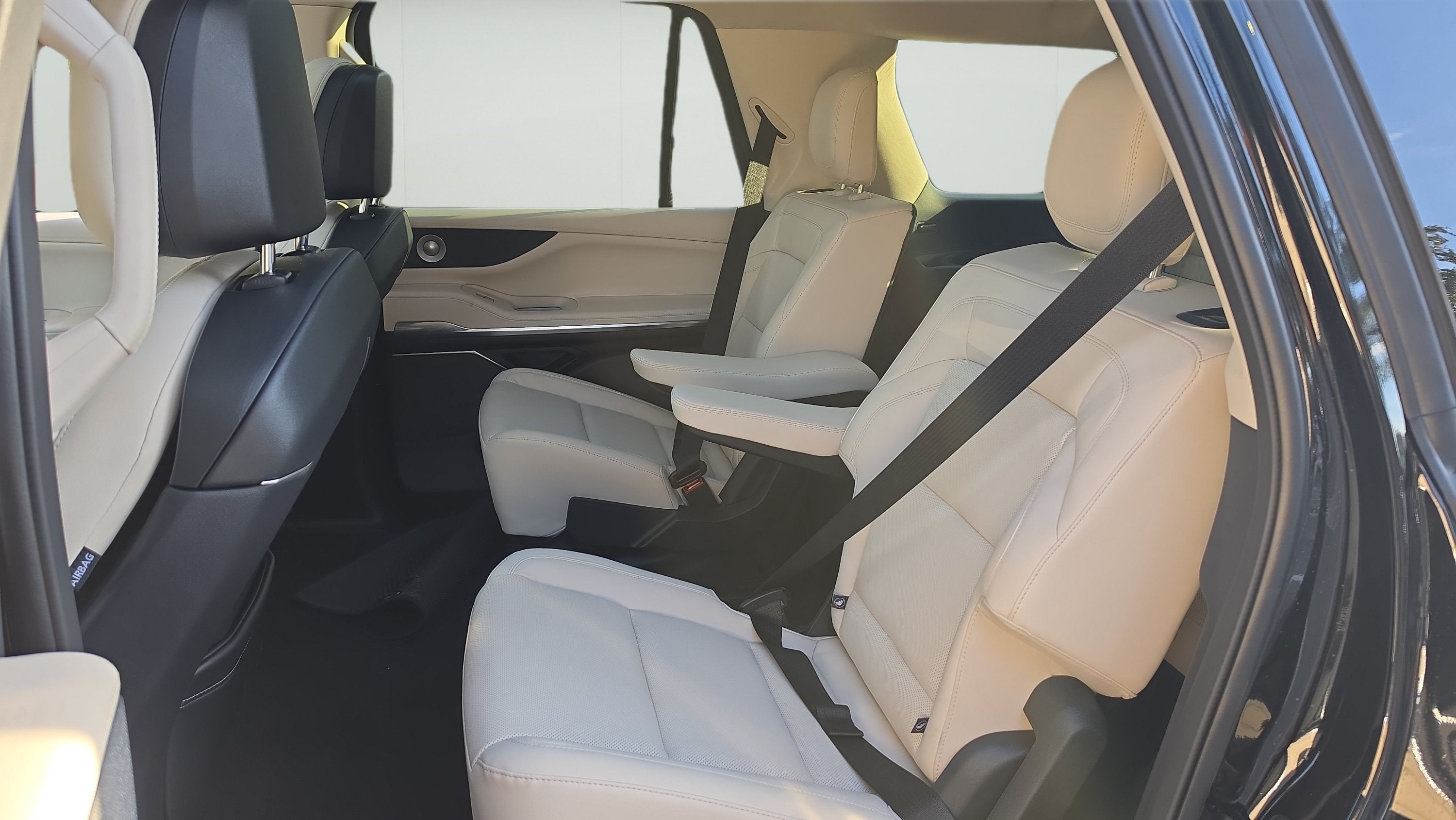 2027 Lincoln Navigator L Reserve