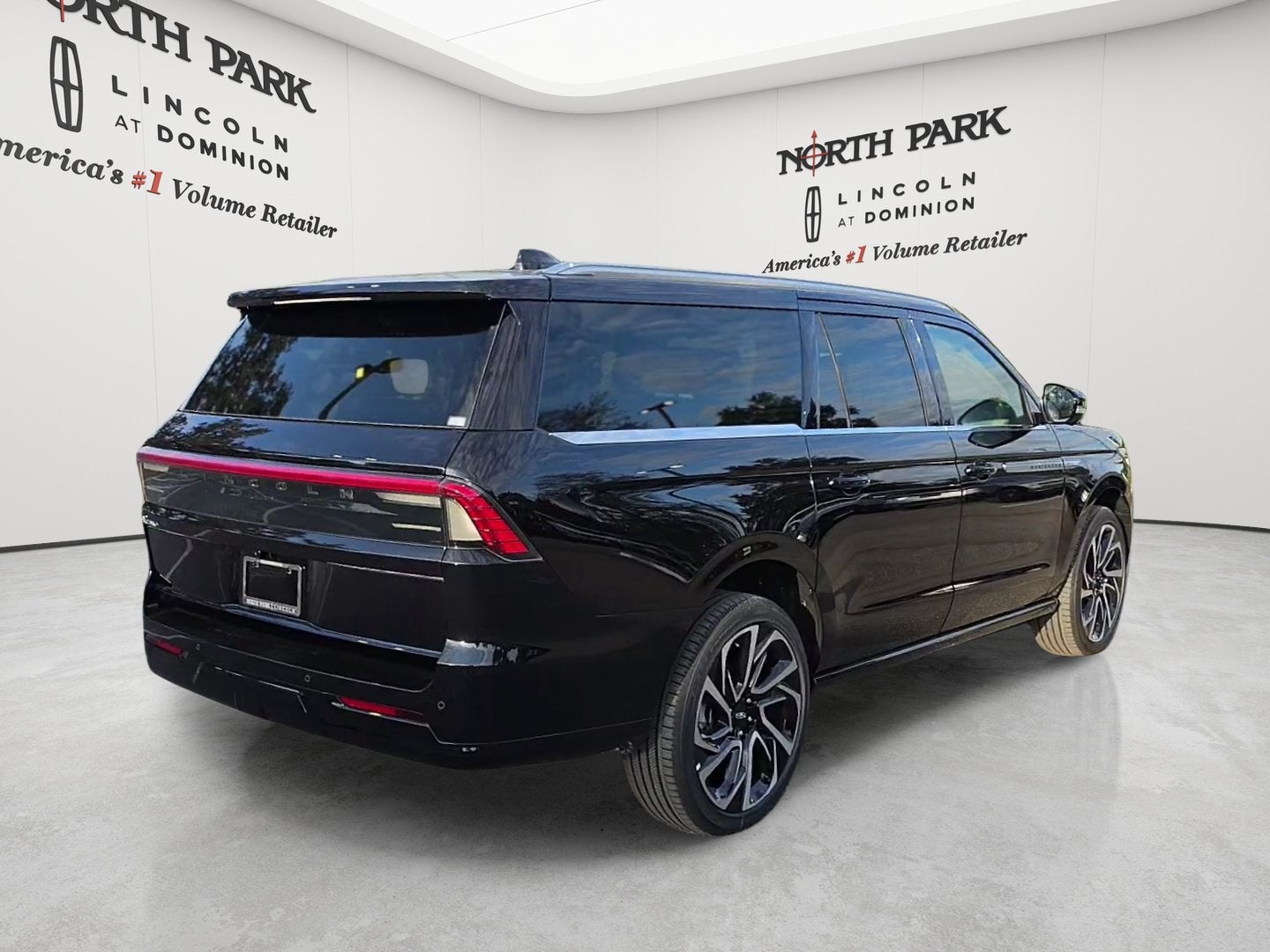 2027 Lincoln Navigator L Reserve