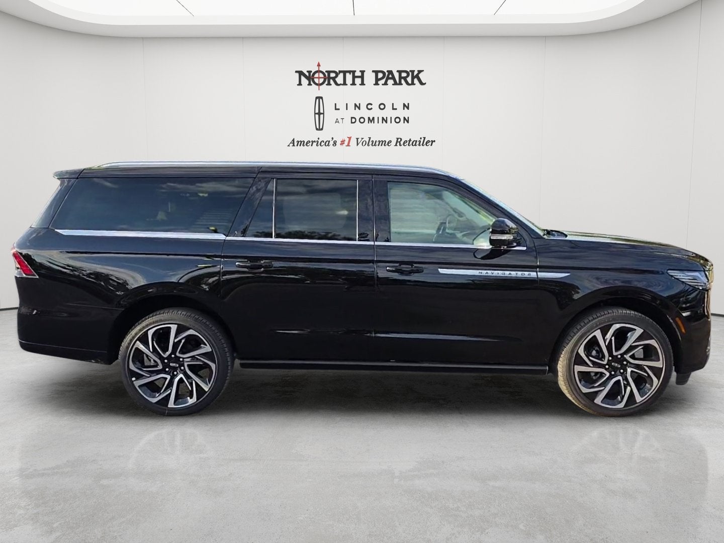 2027 Lincoln Navigator L Reserve