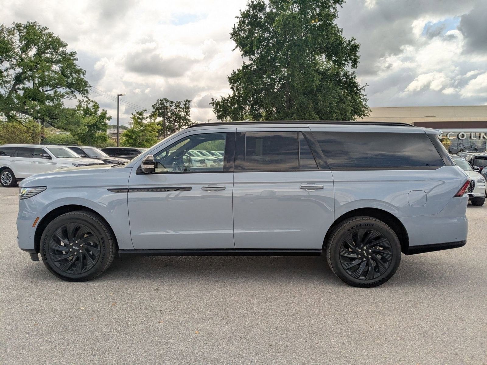 2025 Lincoln Navigator L Reserve