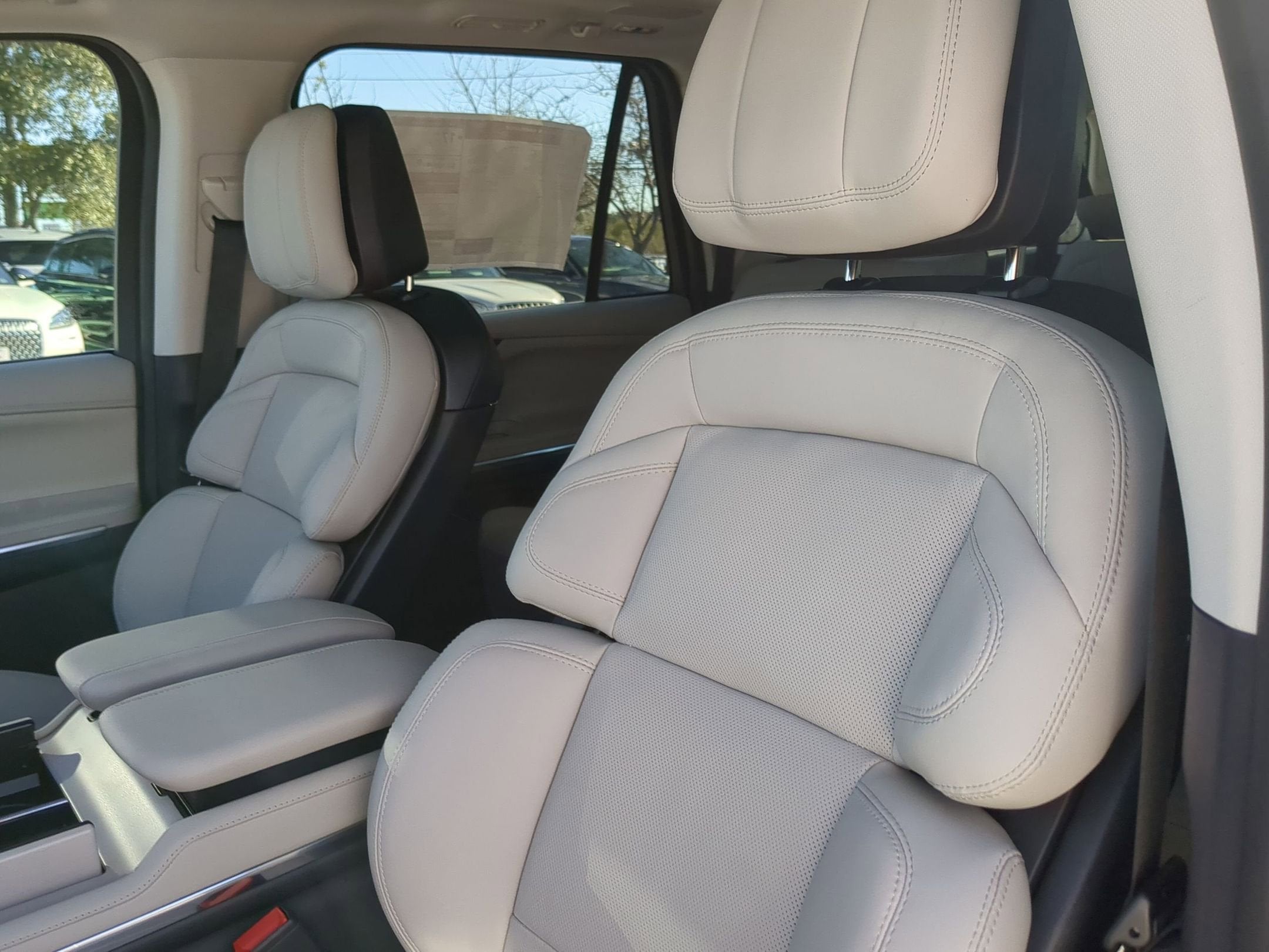 2025 Lincoln Navigator L Reserve