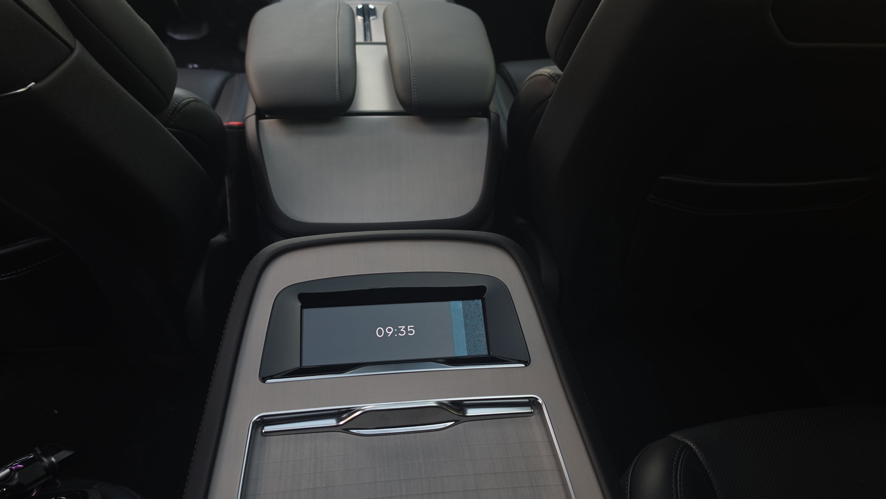 2027 Lincoln Navigator L Reserve