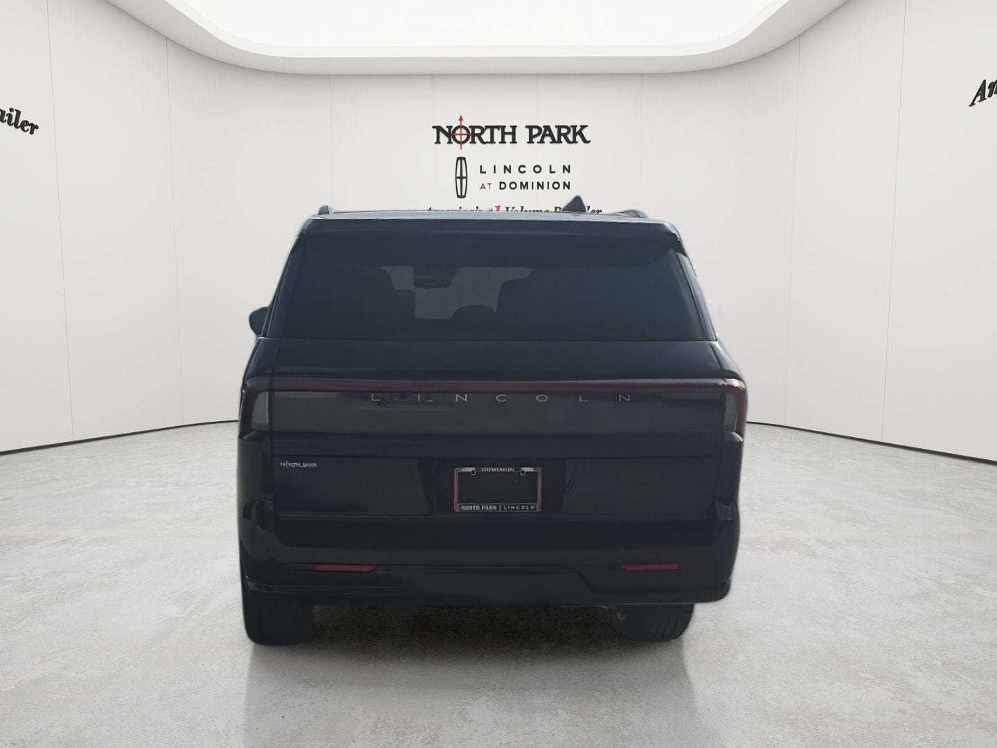 2027 Lincoln Navigator L Reserve