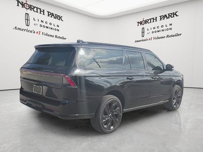 2027 Lincoln Navigator L Reserve
