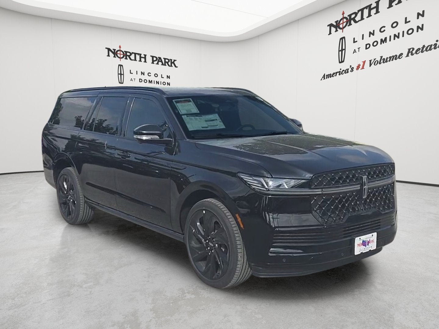 2027 Lincoln Navigator L Reserve
