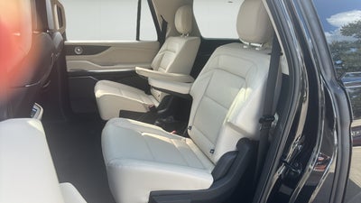 2027 Lincoln Navigator L Reserve