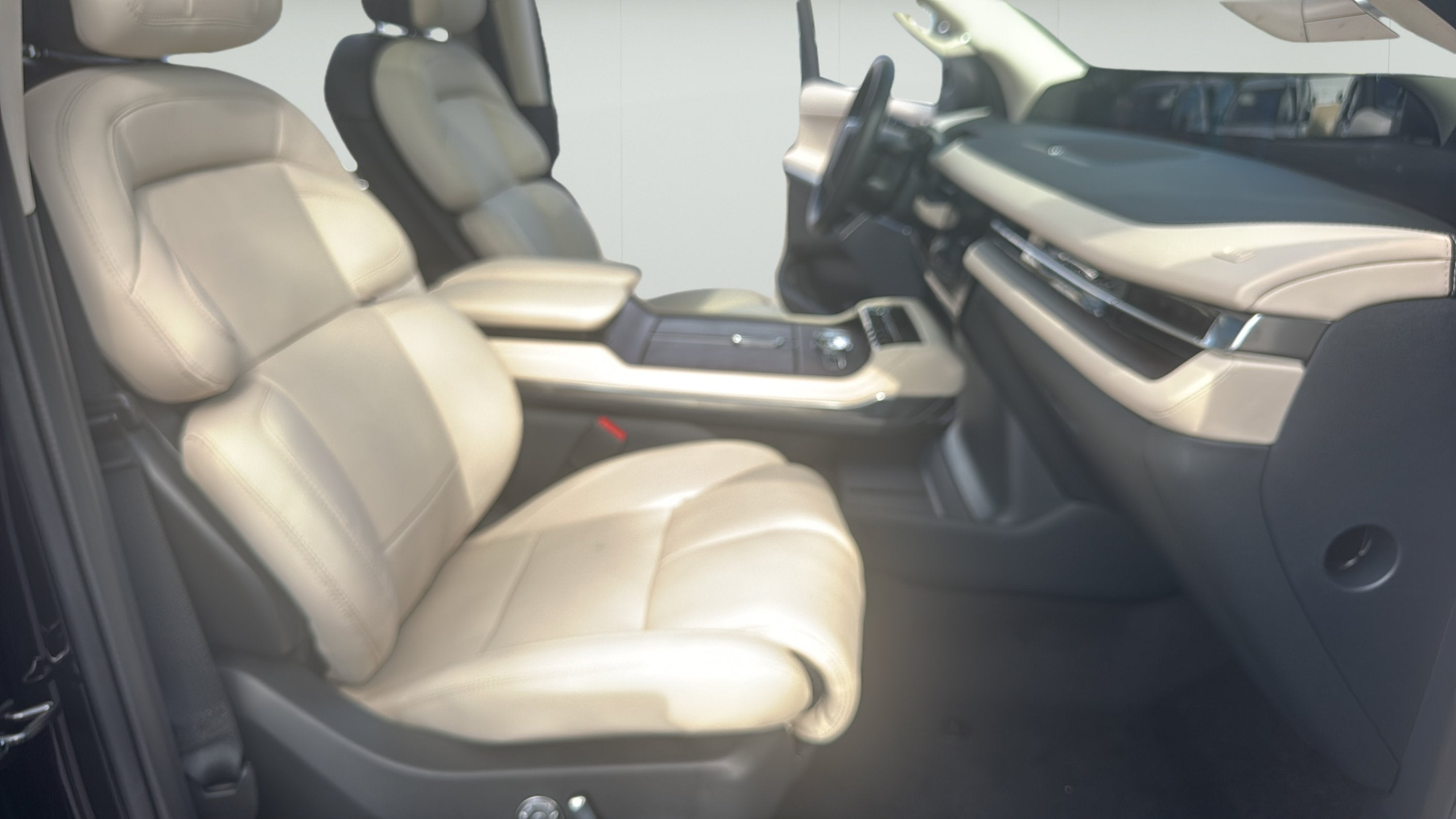 2027 Lincoln Navigator L Reserve