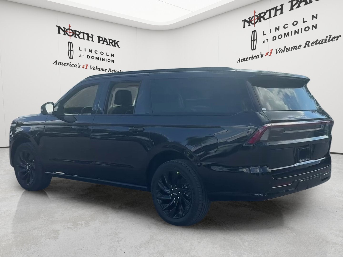 2027 Lincoln Navigator L Reserve