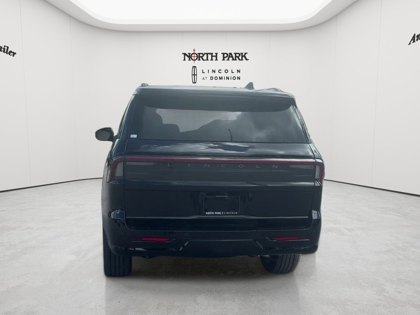 2027 Lincoln Navigator L Reserve
