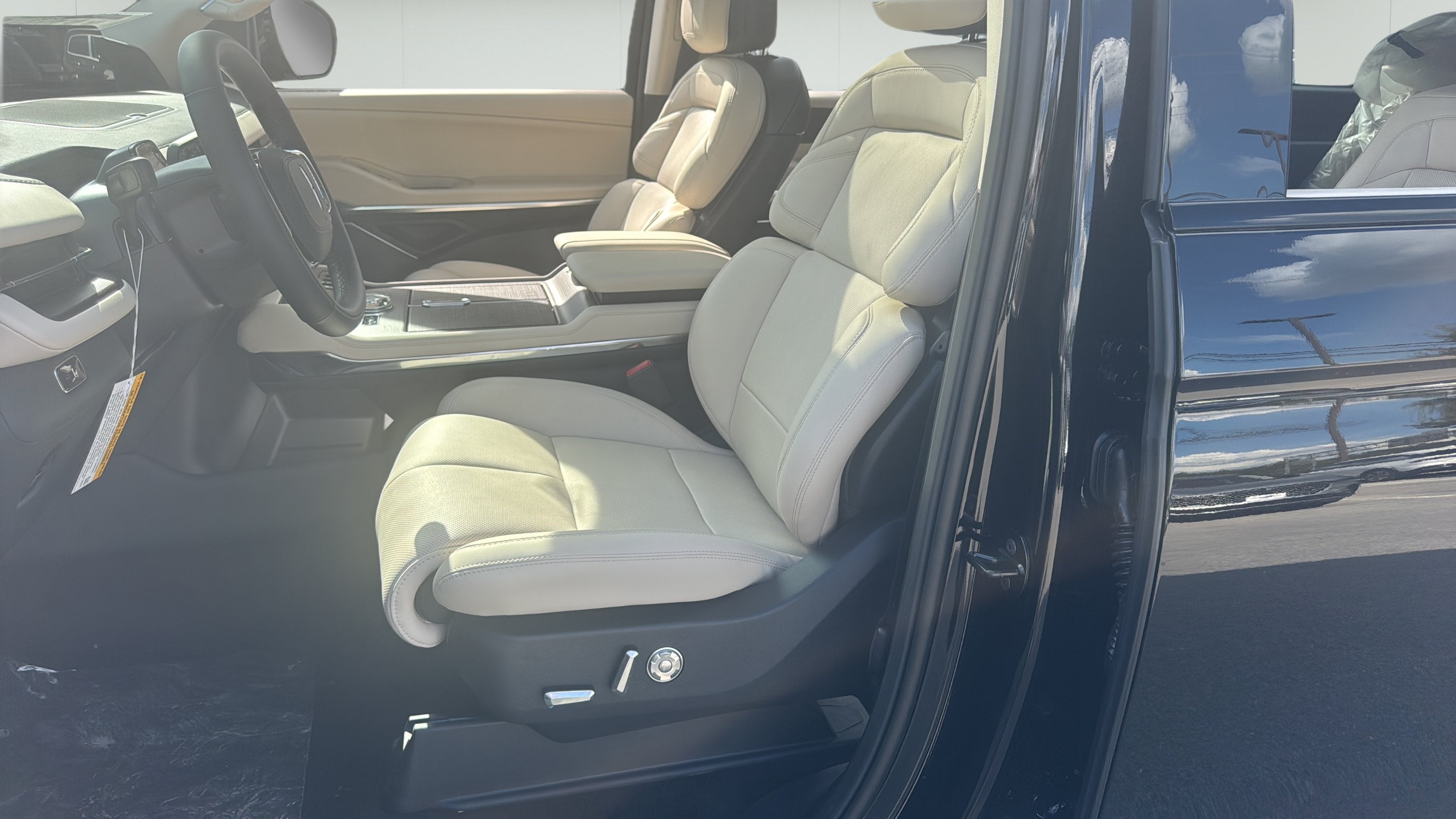 2027 Lincoln Navigator L Reserve