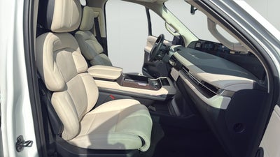 2027 Lincoln Navigator L Reserve
