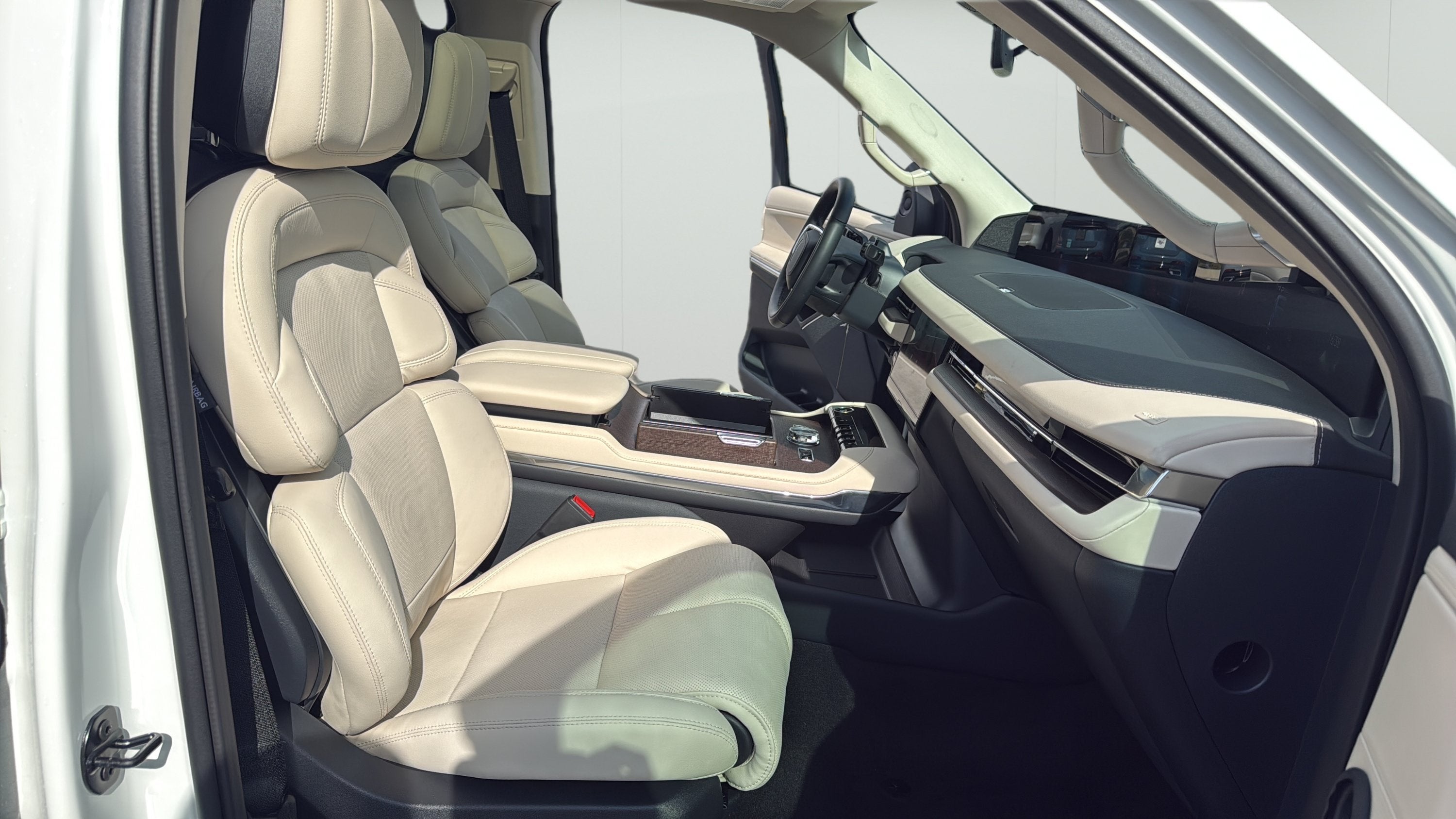 2027 Lincoln Navigator L Reserve