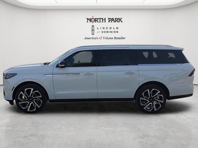 2027 Lincoln Navigator L Reserve
