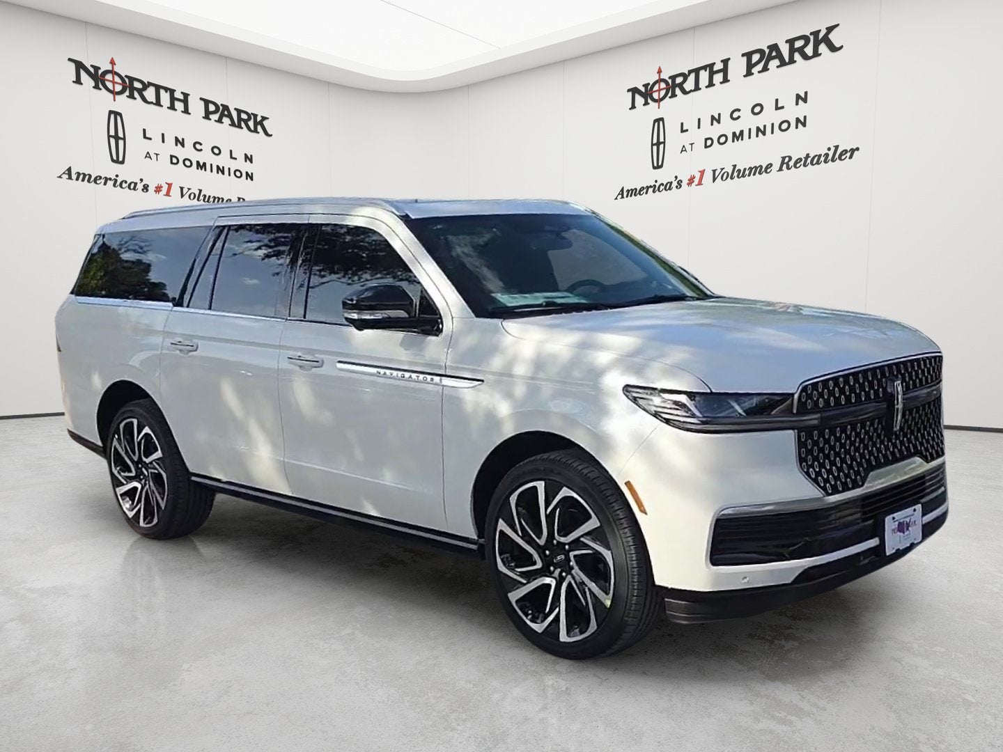 2027 Lincoln Navigator L Reserve
