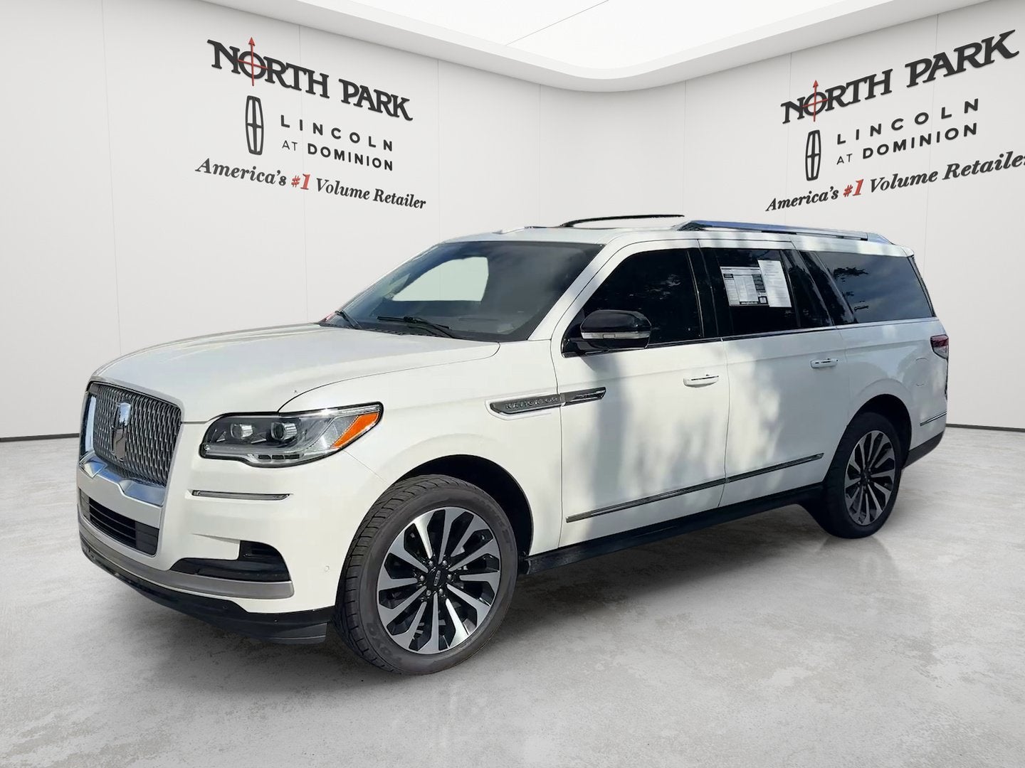 2023 Lincoln Navigator L Reserve