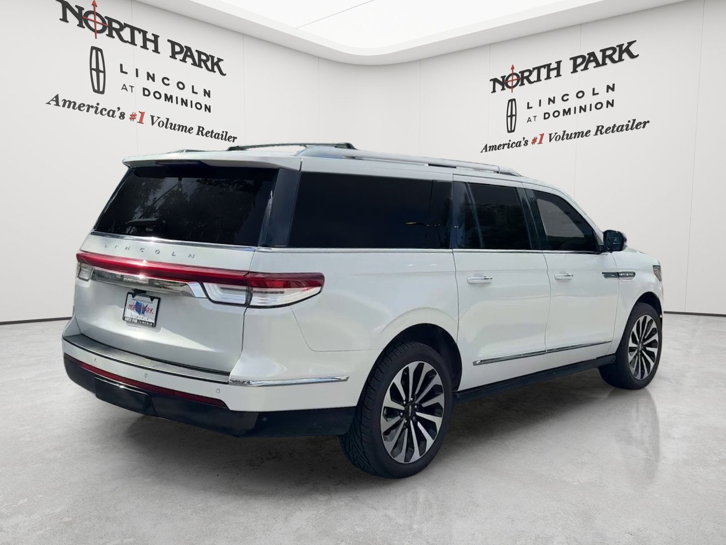 2023 Lincoln Navigator L Reserve