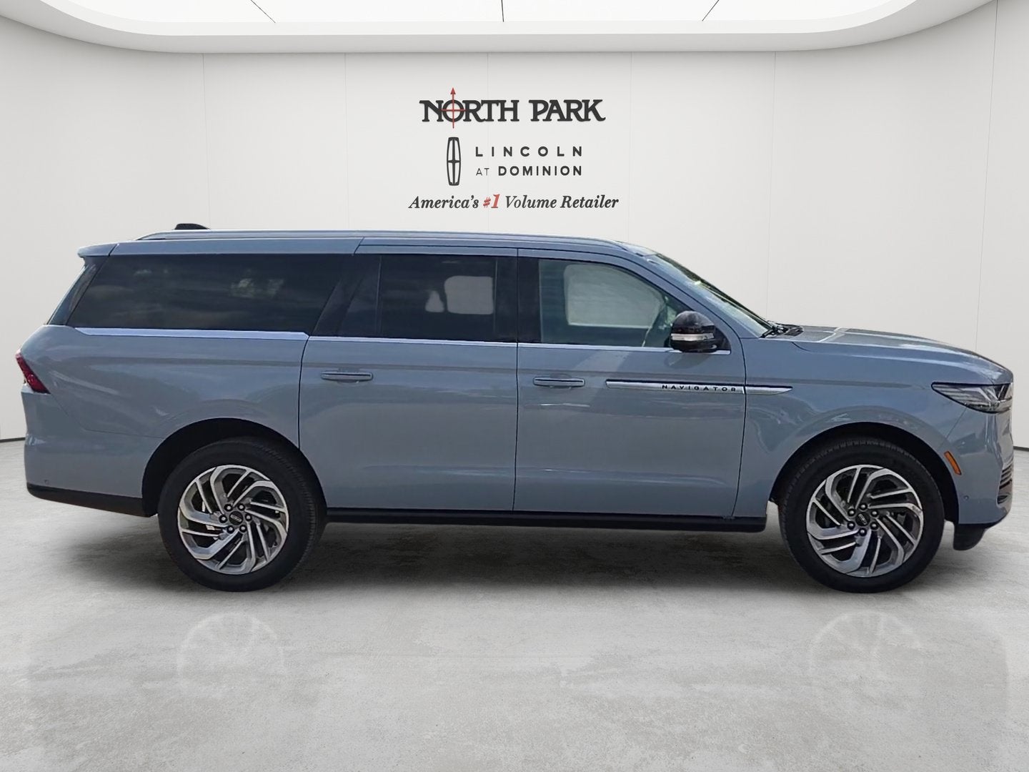 2025 Lincoln Navigator L Reserve