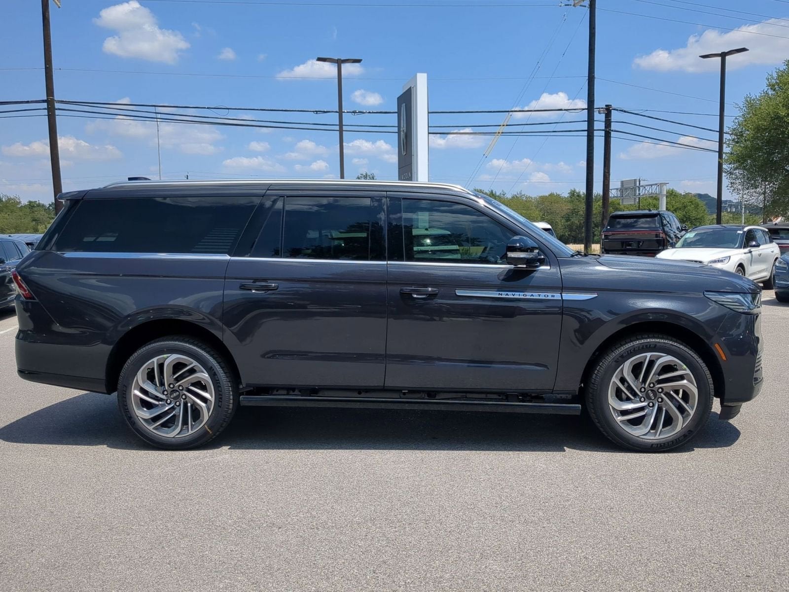 2025 Lincoln Navigator L Reserve
