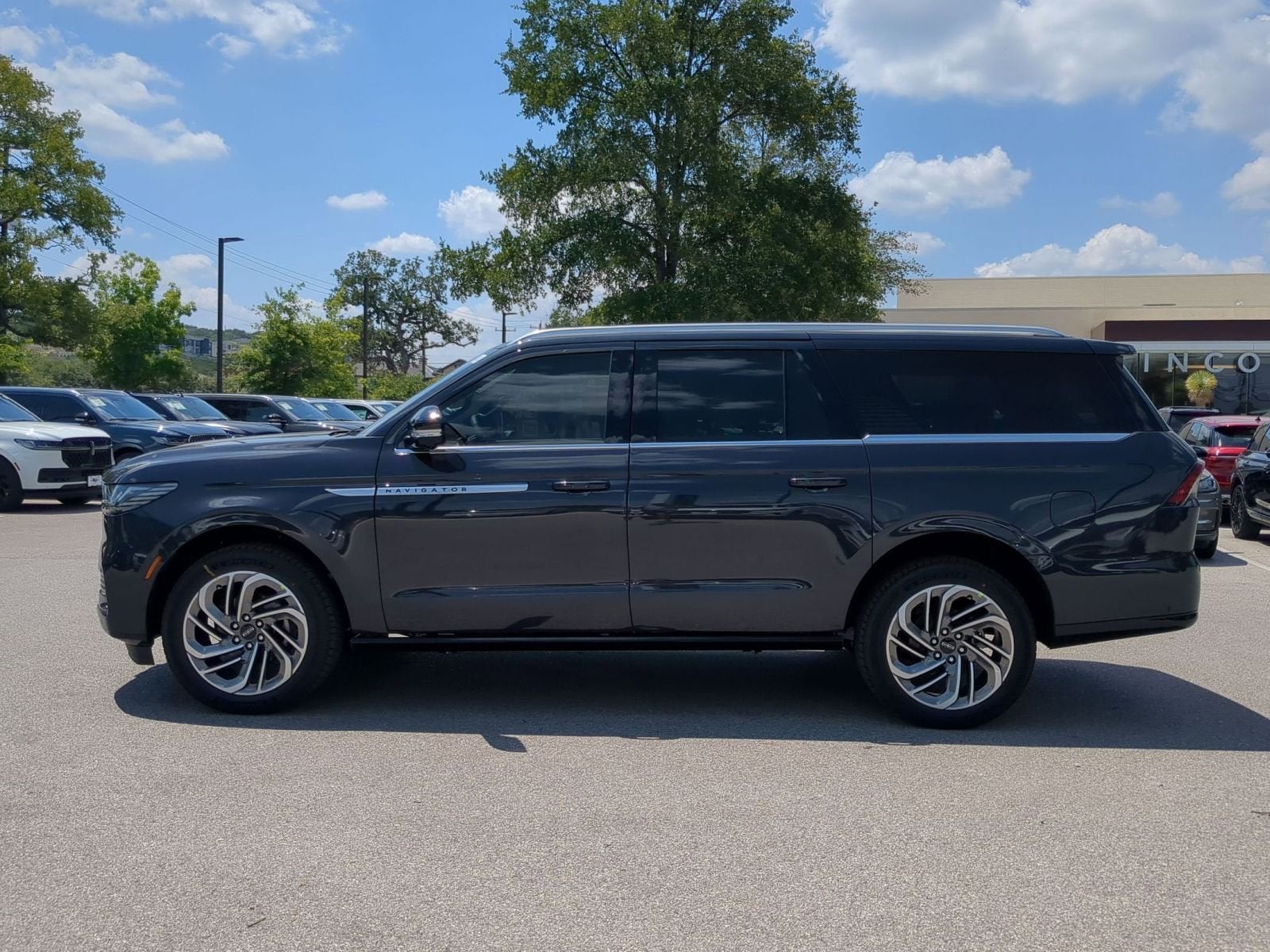 2025 Lincoln Navigator L Reserve
