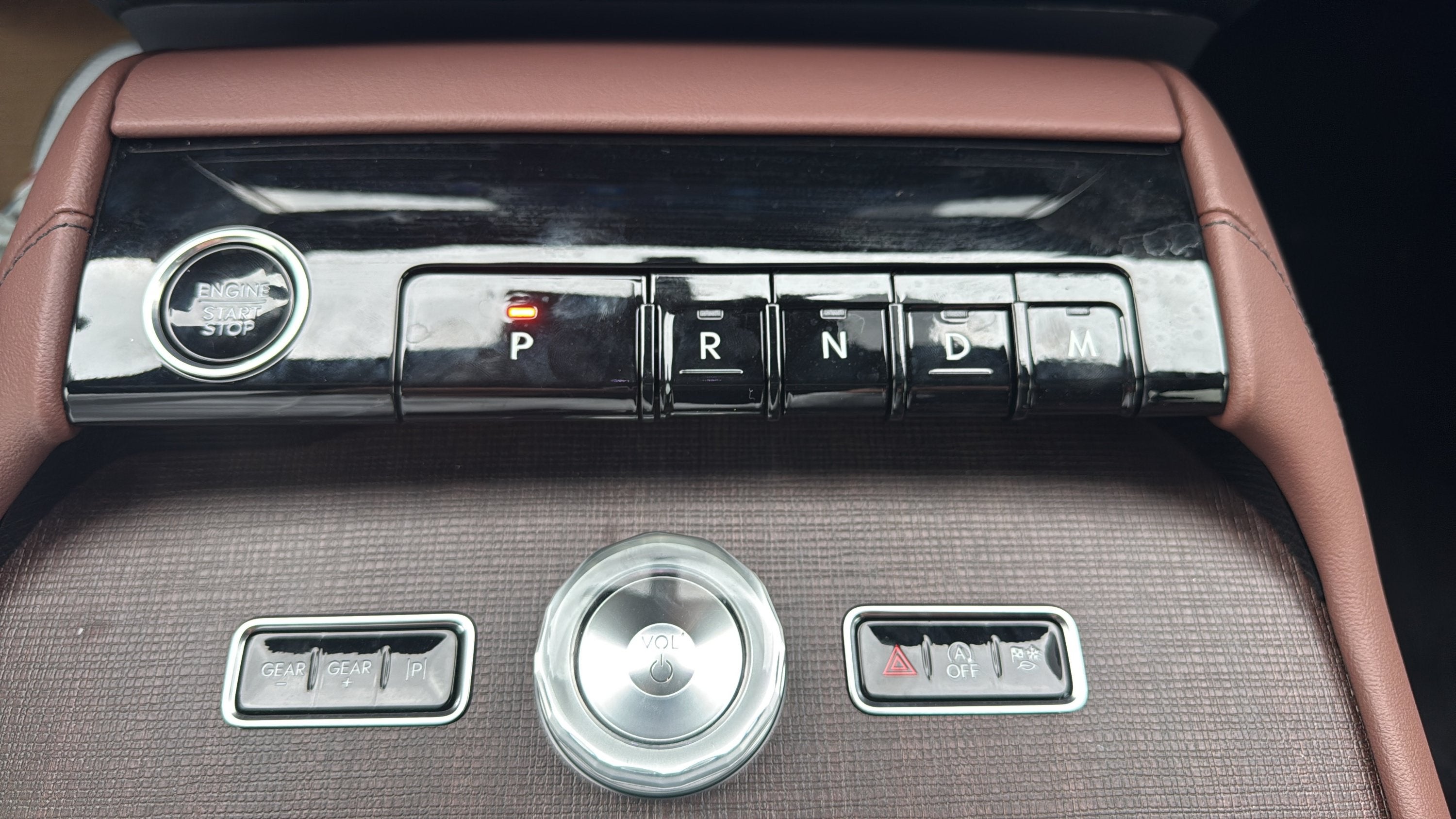 2027 Lincoln Navigator L Reserve