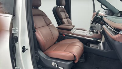 2027 Lincoln Navigator L Reserve