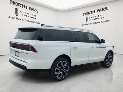 2027 Lincoln Navigator L Reserve