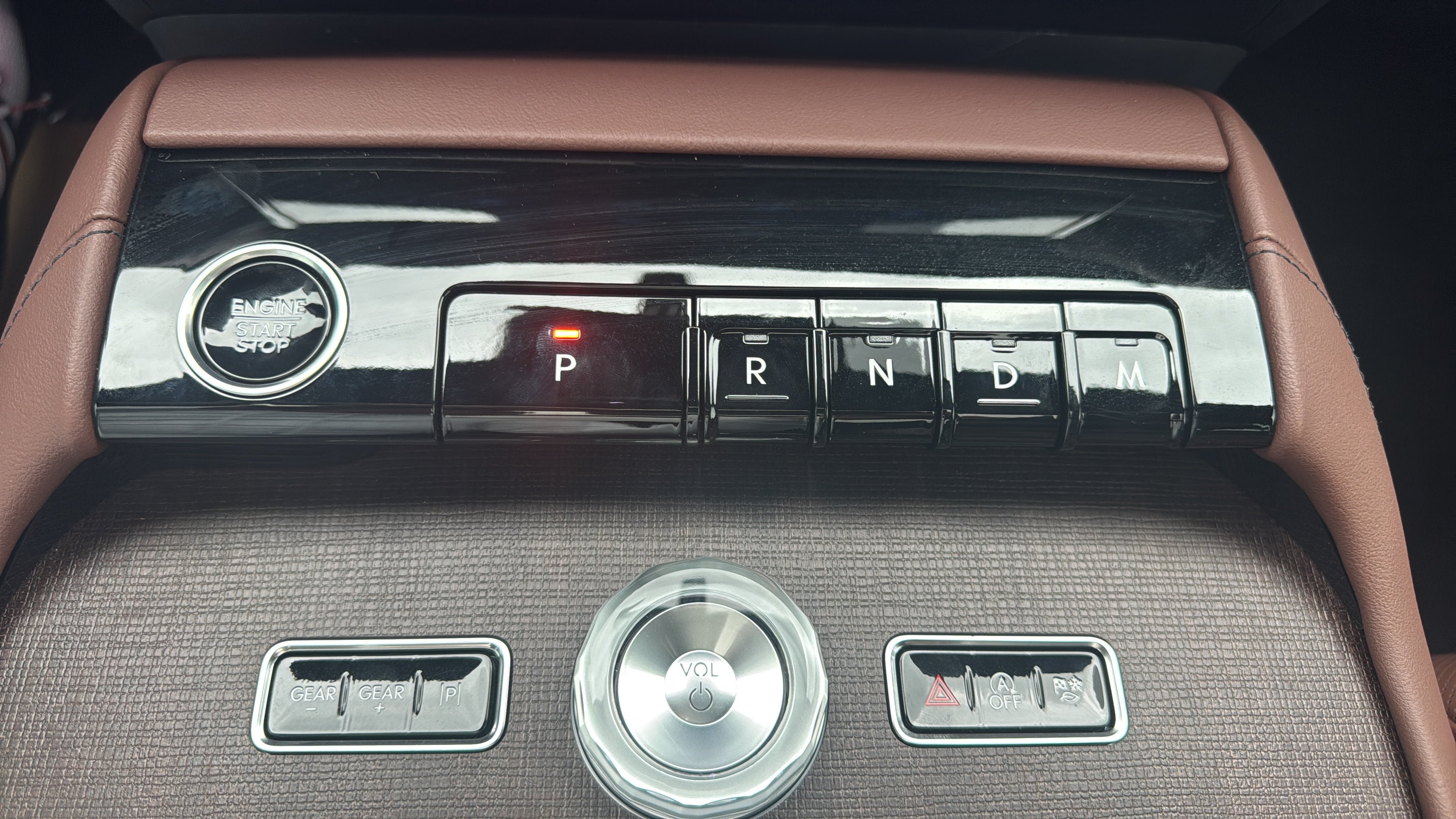 2027 Lincoln Navigator L Reserve