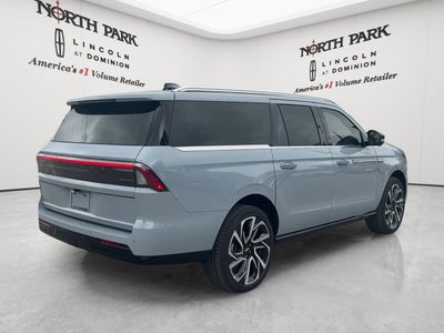 2027 Lincoln Navigator L Reserve