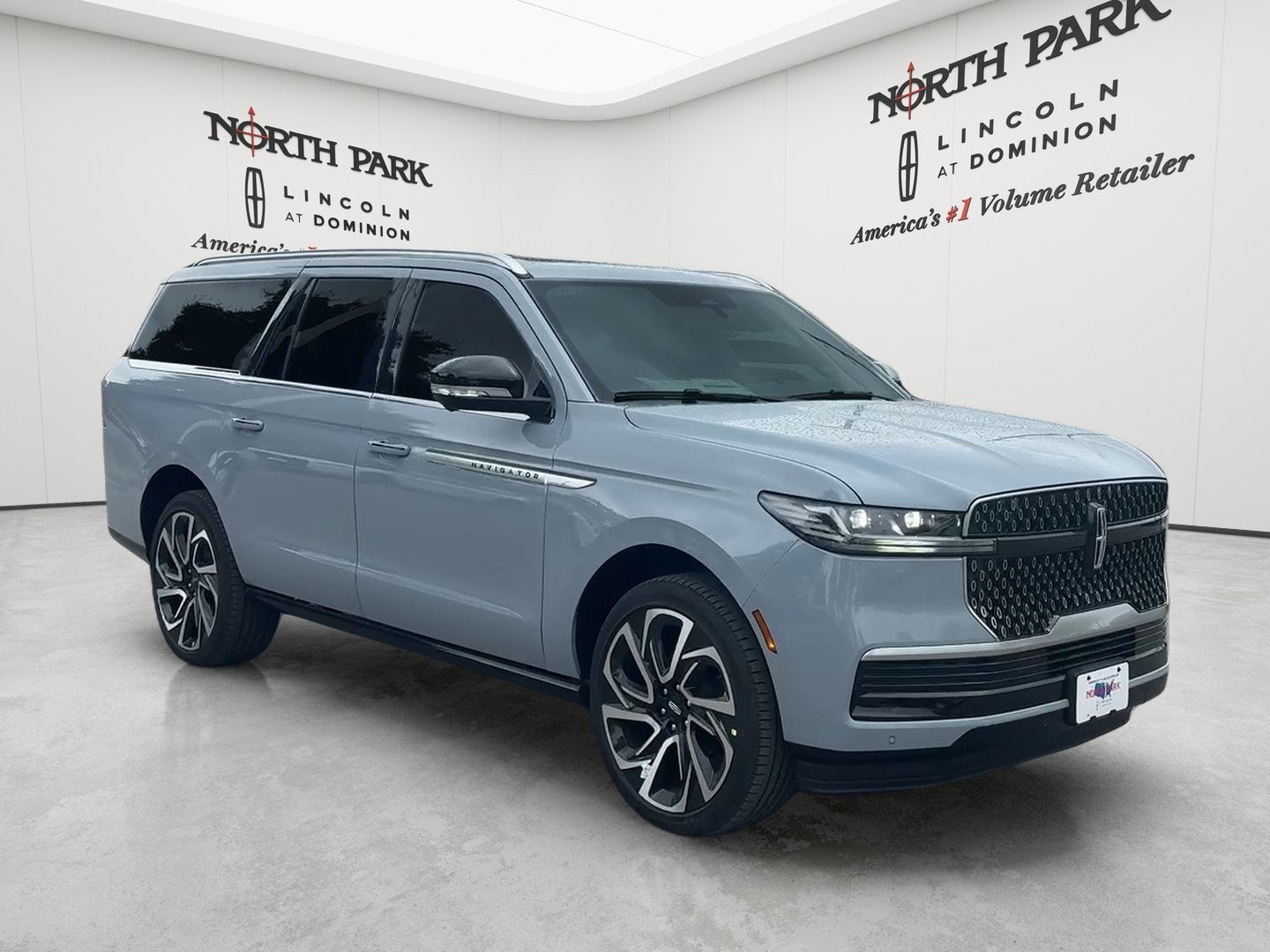 2027 Lincoln Navigator L Reserve