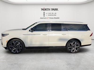2027 Lincoln Navigator L Reserve