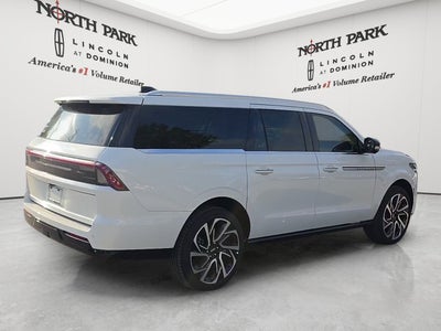 2027 Lincoln Navigator L Reserve