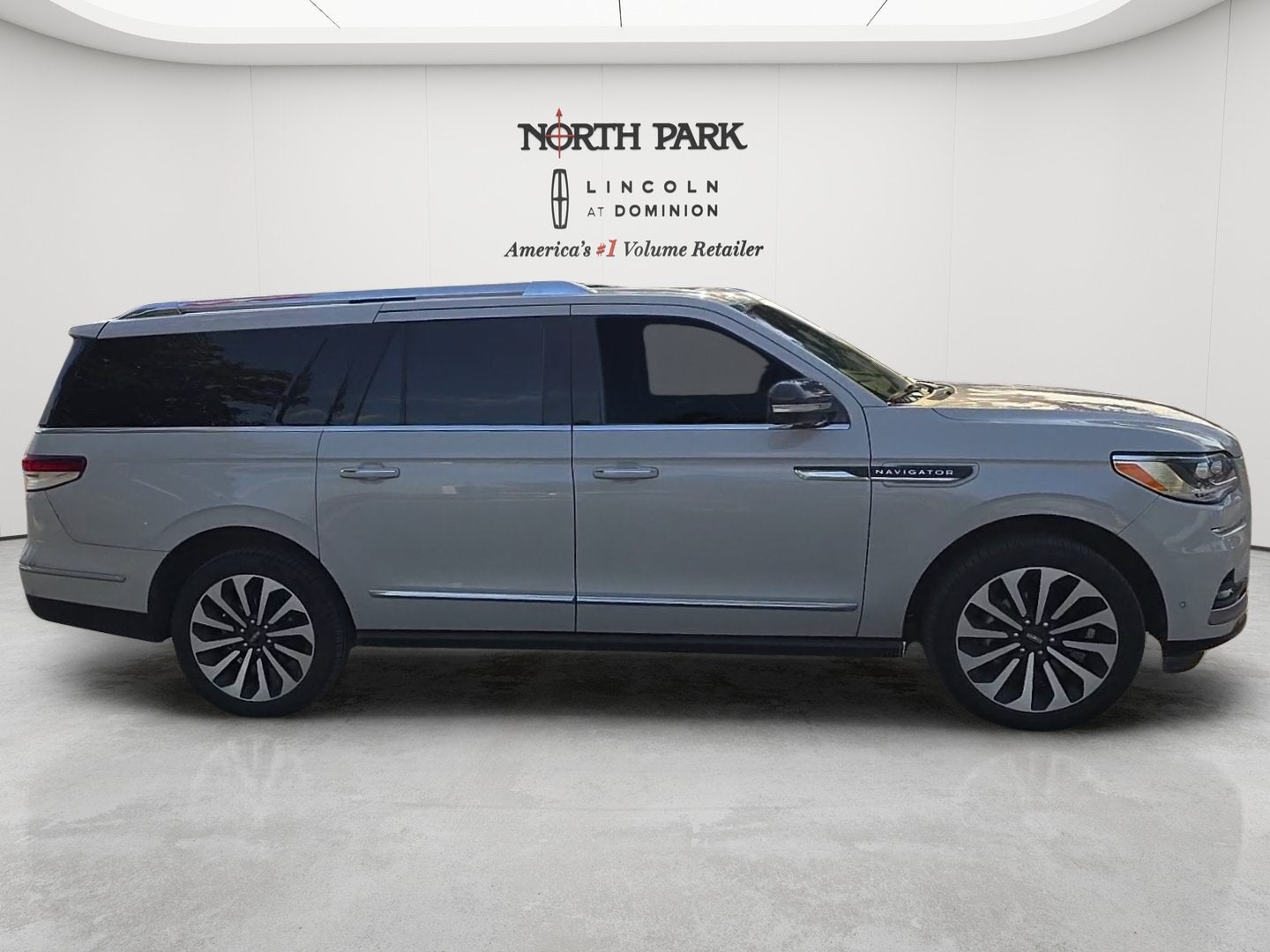 2024 Lincoln Navigator L Reserve