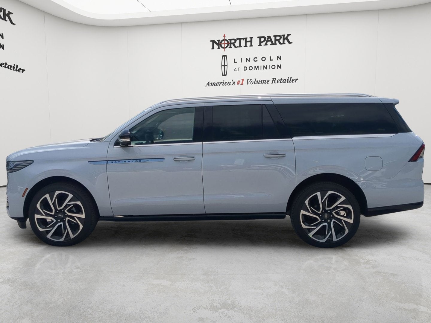 2026 Lincoln Navigator L Reserve